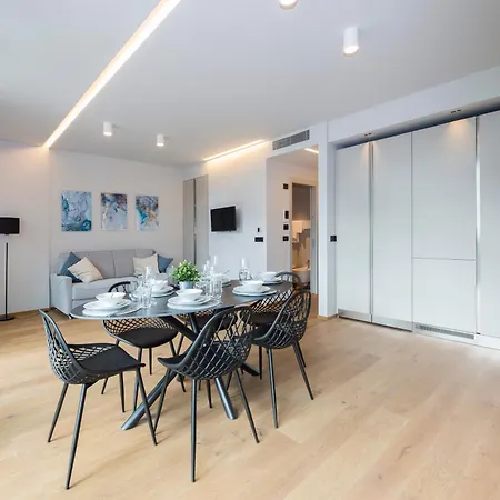 Appartamento Casaviva - Stylish Retreat With Parking In