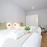 Casaviva - Stylish Retreat With Parking In *