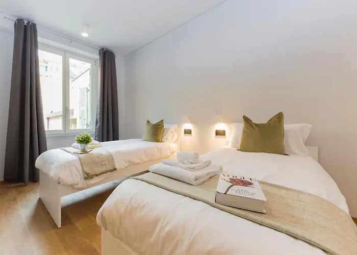 Casaviva - Stylish Retreat With Parking In 아파트 *